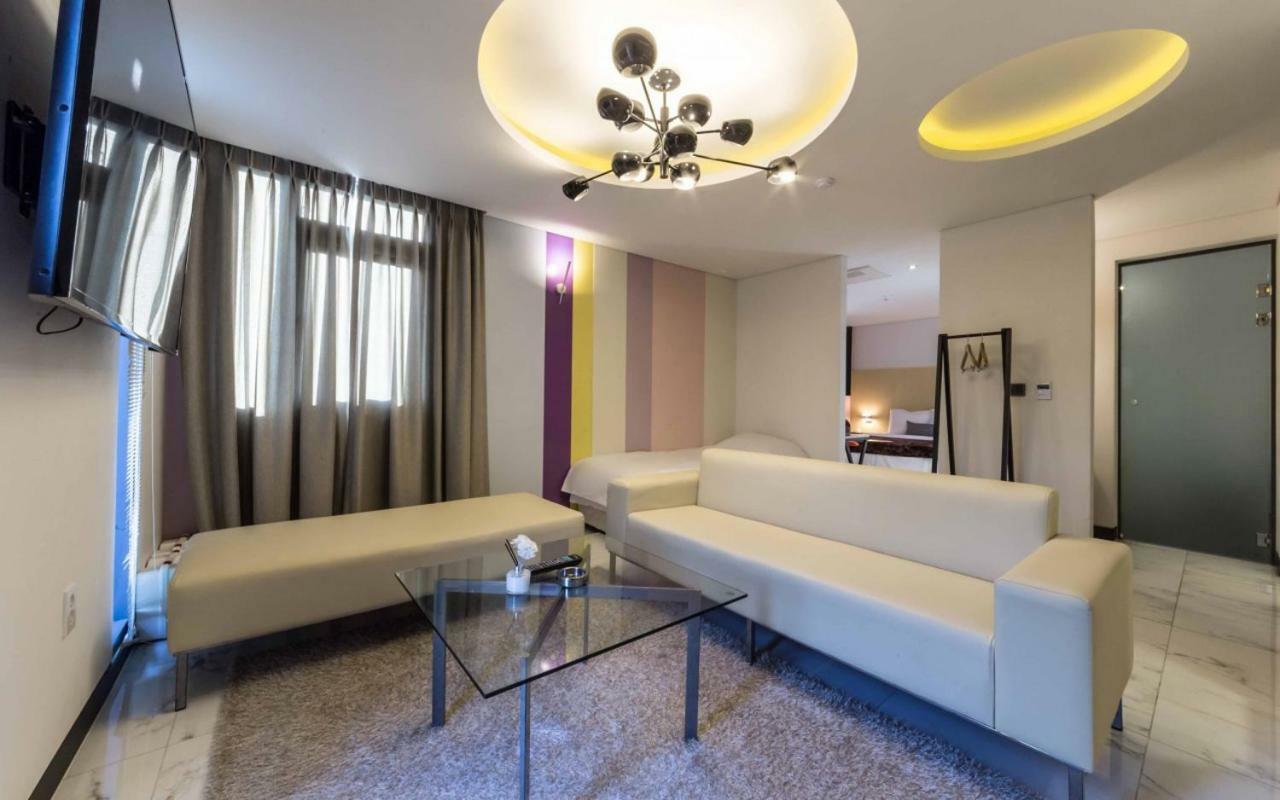 Design Hotel Ddeul& Osan Bagian luar foto